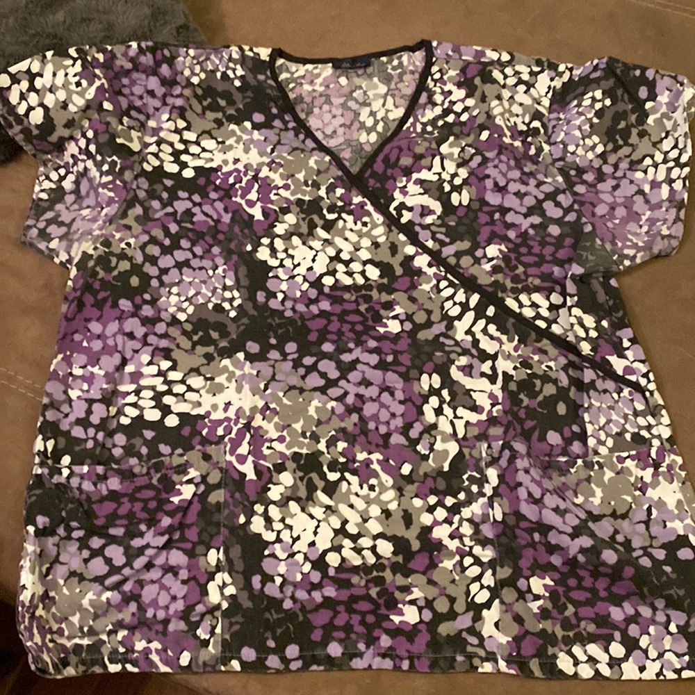 Scrub top